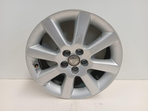 LLANTA Toyota AVENSIS BERLINA (T25) 