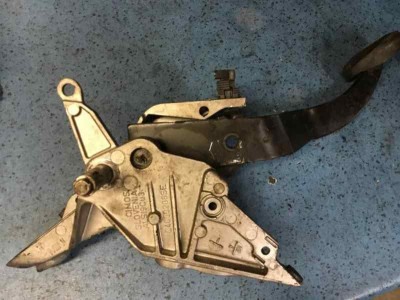 PEDAL EMBRAGUE