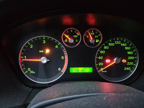  FORD FOCUS BERLINA (CAP) 