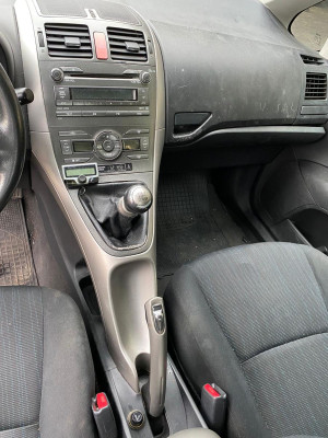 TOYOTA AURIS (E15)