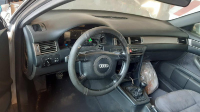 AUDI A6 BERLINA (4B2)