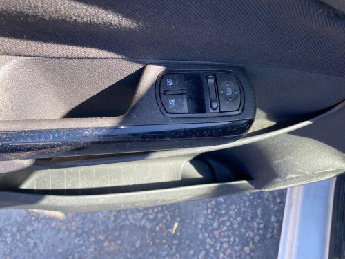 OPEL CORSA D — vehículo donante para recambios 