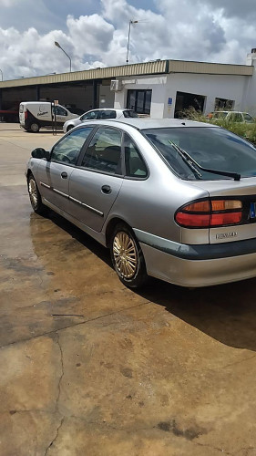  Renault Laguna (B56) (1998->2001) 1.8 16V RXE 