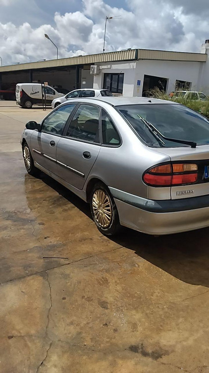 Renault Laguna (B56) (1998->2001) 1.8 16V RXE