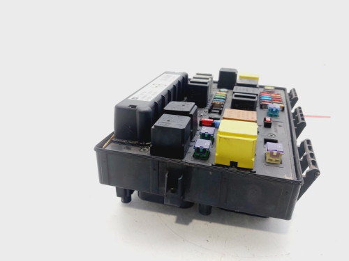 CAJA RELES / FUSIBLES OPEL ASTRA H GTC 