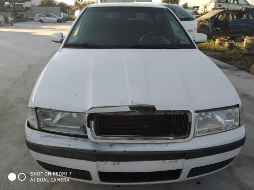  SKODA OCTAVIA BERLINA (1U2) 
