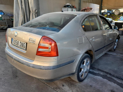 SKODA OCTAVIA BERLINA (1Z3)