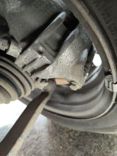 PINZA DE FRENO DELANTERA IZQUIERDA used