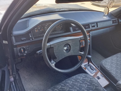  MERCEDES-BENZ CLASE 124 (BM 124) BERLINA 