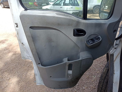 NISSAN INTERSTAR (X70) — vehículo donante para recambios 