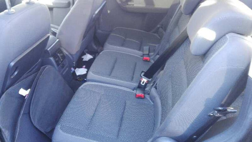 VOLKSWAGEN TOURAN (1T3) — vehículo donante para recambios 