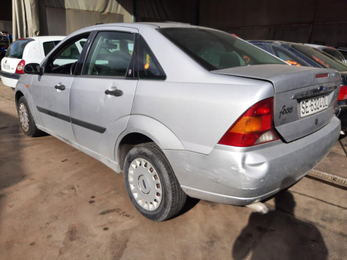  FORD FOCUS BERLINA (CAK) 